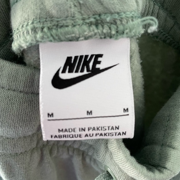 Nike Green Joggers - Picture 5 of 6